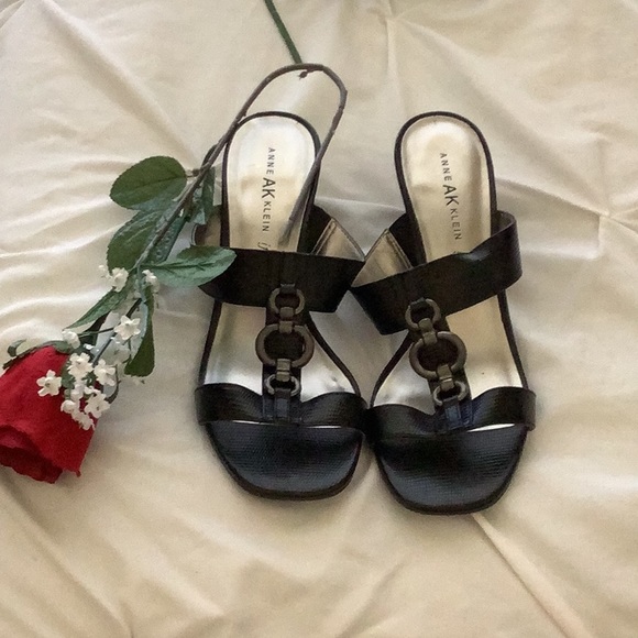 Black sandals - Picture 2 of 4